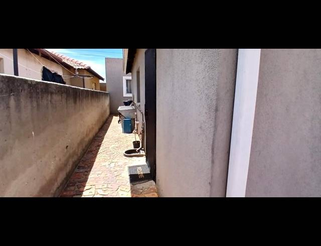 2 BEDROOM HOUSE FOR SALE IN RIVERLEA